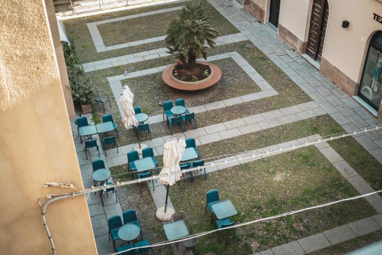 Avenida 12 Hotel Алгеро Екстериор снимка