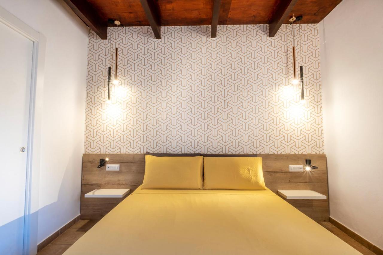 Avenida 12 Hotel Алгеро Екстериор снимка